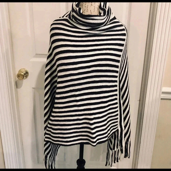 Shawl women’s - Picture 1 of 4